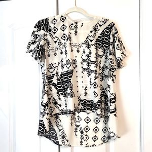 Boutique black and white top